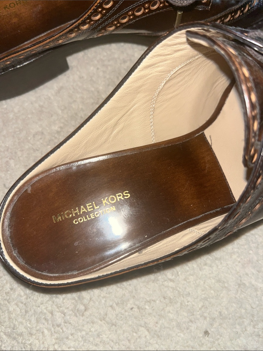 Michael Kors Women’s size 39 Dark Brown Leather Wingtip open back slip-on - Picture 4 of 8